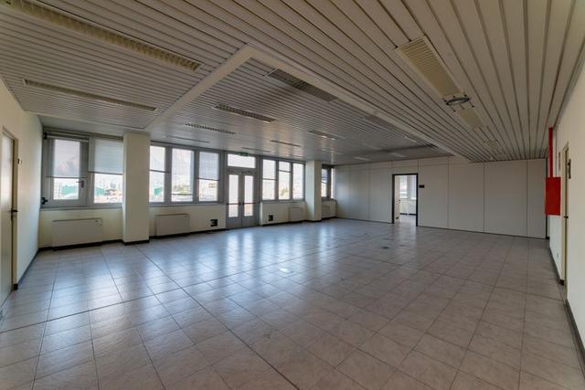 #2537729 Edificio cielo terra indipendente con parcheggio sotterraneo privato e ampia area esterna in vendita - foto 16