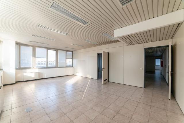 #2537729 Edificio cielo terra indipendente con parcheggio sotterraneo privato e ampia area esterna in vendita - foto 18