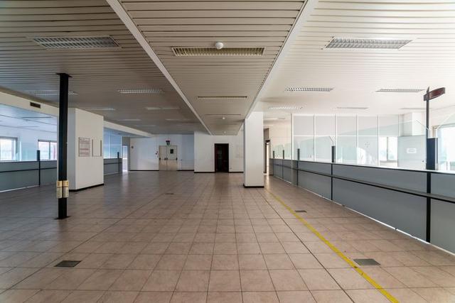 #2537729 Edificio cielo terra indipendente con parcheggio sotterraneo privato e ampia area esterna in vendita - foto 19