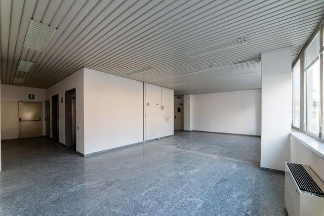 #2537729 Edificio cielo terra indipendente con parcheggio sotterraneo privato e ampia area esterna in vendita - foto 28