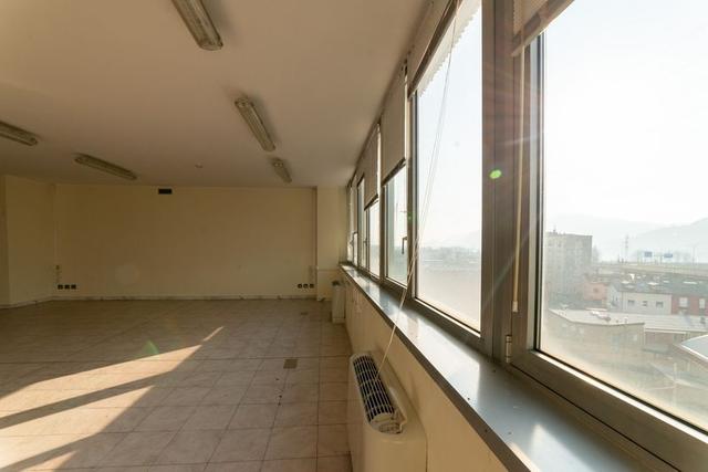 #2537729 Edificio cielo terra indipendente con parcheggio sotterraneo privato e ampia area esterna in vendita - foto 31