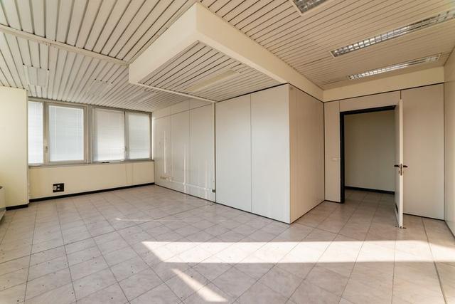 #2537729 Edificio cielo terra indipendente con parcheggio sotterraneo privato e ampia area esterna in vendita - foto 33