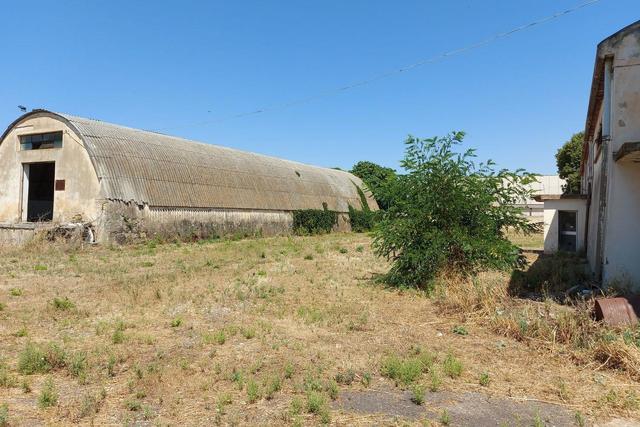 #19448 Complesso artigianale con cortile e pertinenze in vendita - foto 4