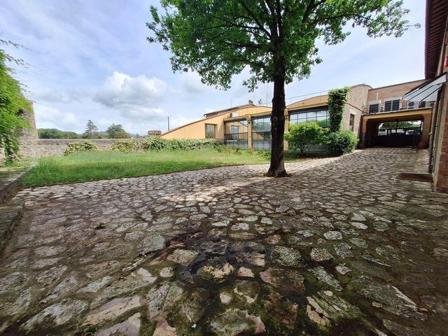 #23664 Complesso immobiliare a destinazione industriale, direzionale e commerciale in vendita - foto 16