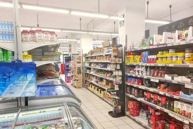 #2537367 Negozio con corte in edificio polifunzionale in vendita - foto 3