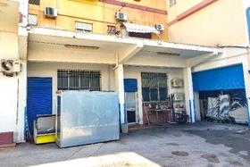 Magazzini in vendita