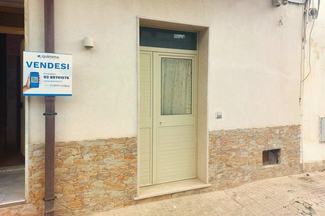 #2638511 Locale commerciale piano terra in centro in vendita - foto 1