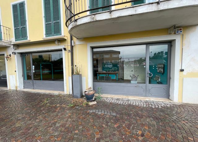Negozi in vendita
