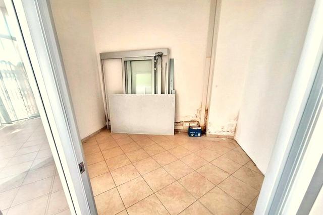 #2536098 Negozio (sub 25) in complesso commerciale in vendita - foto 9