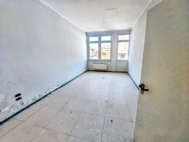 Grandi dimensioni in vendita