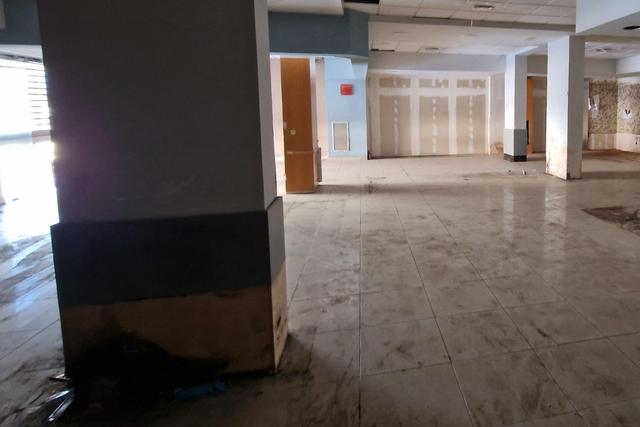 #25764 Negozio con deposito e area esterna in vendita - foto 17