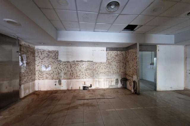 #25764 Negozio con deposito e area esterna in vendita - foto 1