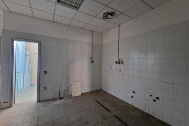 #25764 Negozio con deposito e area esterna in vendita - foto 9