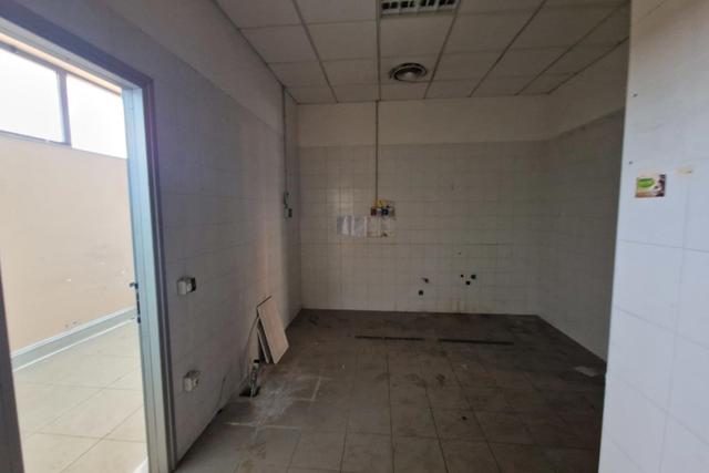 #25764 Negozio con deposito e area esterna in vendita - foto 8