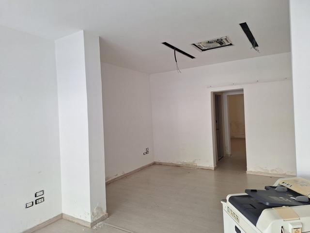 #26103 Negozio in zona residenziale in vendita - foto 2