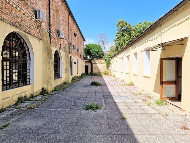 #18528 Edificio storico ex caserma in vendita - foto 18