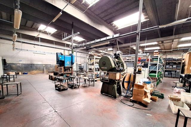 #2638342 Fabbricato industriale con cortile e accessori in vendita - foto 6