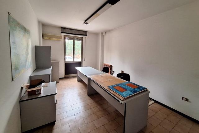 #2638342 Fabbricato industriale con cortile e accessori in vendita - foto 8