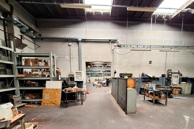 #2638342 Fabbricato industriale con cortile e accessori in vendita - foto 9