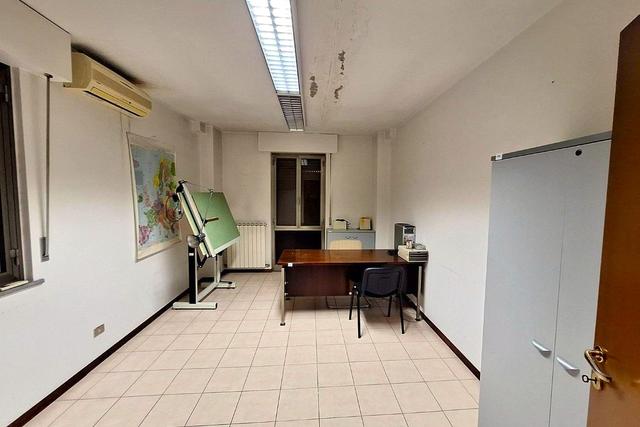 #2638342 Fabbricato industriale con cortile e accessori in vendita - foto 17