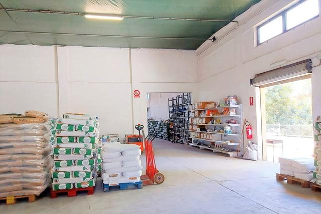 #20405 Complesso artigianale con cortile e pertinenze in vendita - foto 3