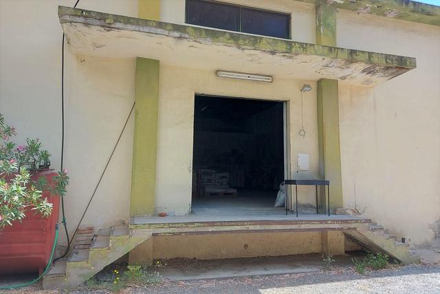 #20405 Complesso artigianale con cortile e pertinenze in vendita - foto 6