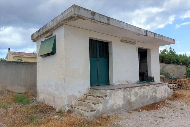 #20405 Complesso artigianale con cortile e pertinenze in vendita - foto 18