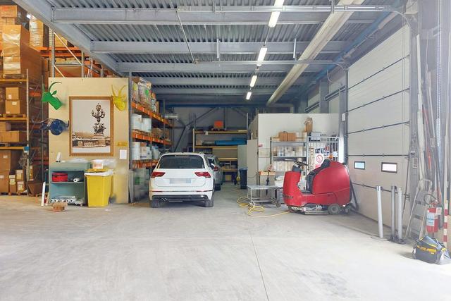 Magazzini in vendita