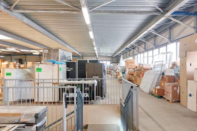 Magazzini in vendita
