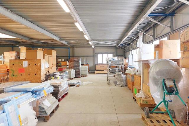 Magazzini in vendita