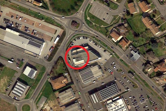 #2537305 Negozio con servizi in edificio polifunzionale in vendita - foto 2