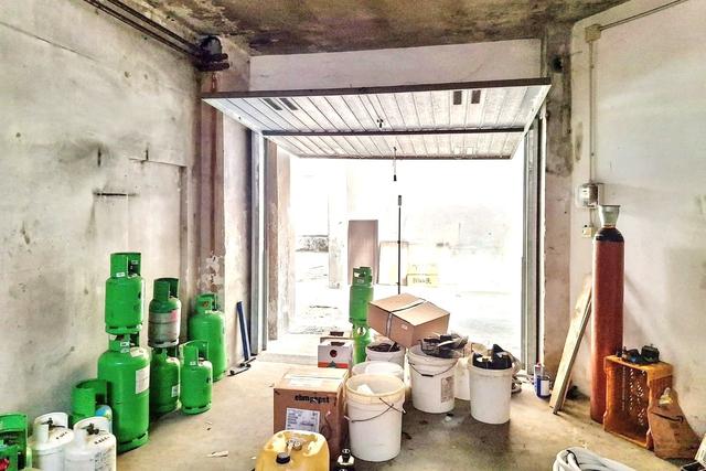 Garage in vendita