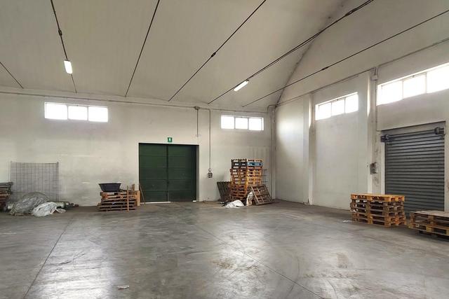 #21460 Complesso artigianale con cortile e pertinenze in vendita - foto 12