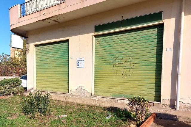 #19433 Complesso commerciale con cortile e pertinenze in vendita - foto 4