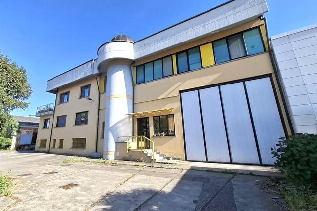 #2639302 Capannone industriale con pertinenze in vendita - foto 1