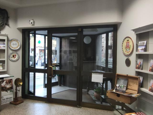 Grandi dimensioni in vendita