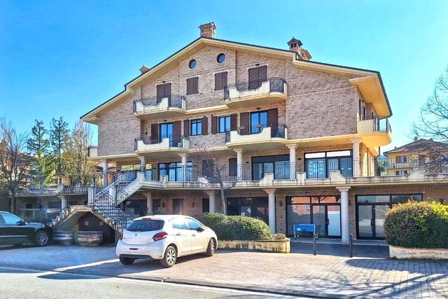 #2515100 Negozio (sub 12) in complesso polifunzionale in vendita - foto 2