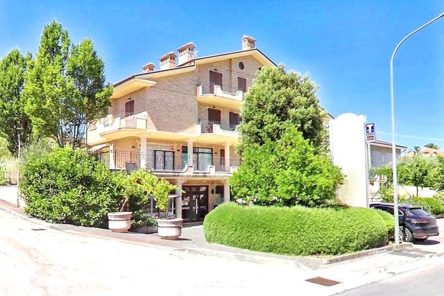 Negozi in vendita