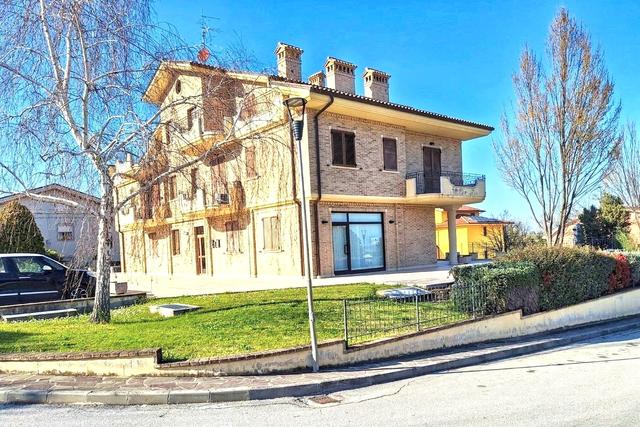 Negozi in vendita