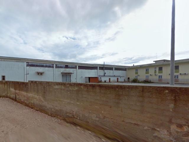 #2537498 Ampio capannone con zona ufﬁci in vendita - foto 2