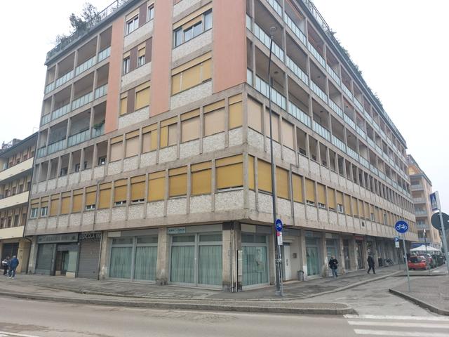 Grandi dimensioni in vendita