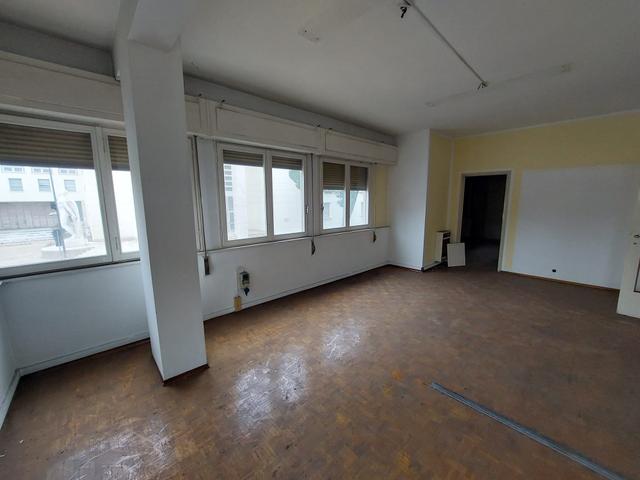 Grandi dimensioni in vendita