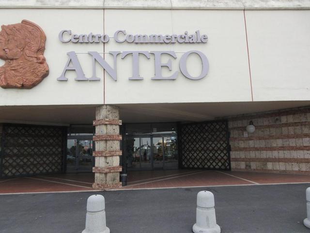 Negozi in vendita