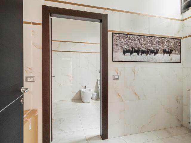 #2537549 Ampio immobile direzionale in vendita - foto 2