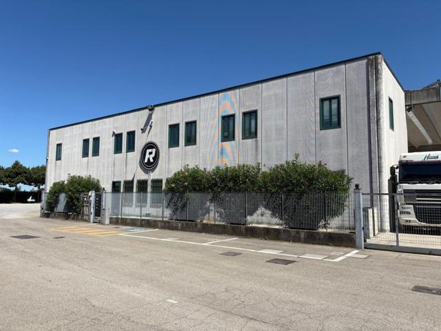 #2537098 Immobile polifunzionale fronte autostrada – Ottimo stato e alta redditività In vendita – Compendio immobiliare ad alta visibilità in posizione strategica in vendita - foto 1