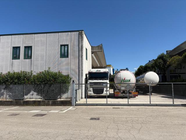 #2537098 Immobile polifunzionale fronte autostrada – Ottimo stato e alta redditività In vendita – Compendio immobiliare ad alta visibilità in posizione strategica in vendita - foto 2