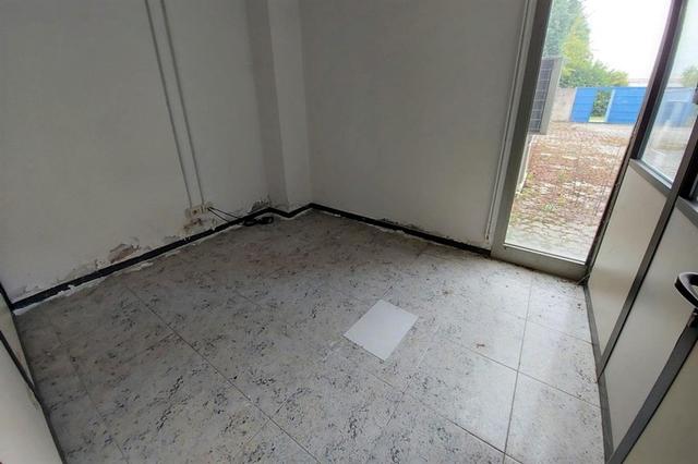 #14899 Capannone e corte in comparto artigianale in vendita - foto 9