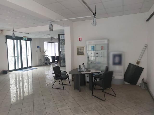 #2638725 Complesso commerciale su due piani in vendita - foto 10