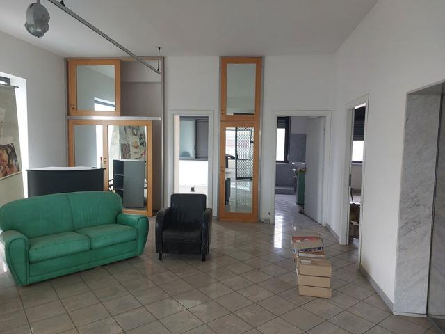 #2638725 Complesso commerciale su due piani in vendita - foto 34