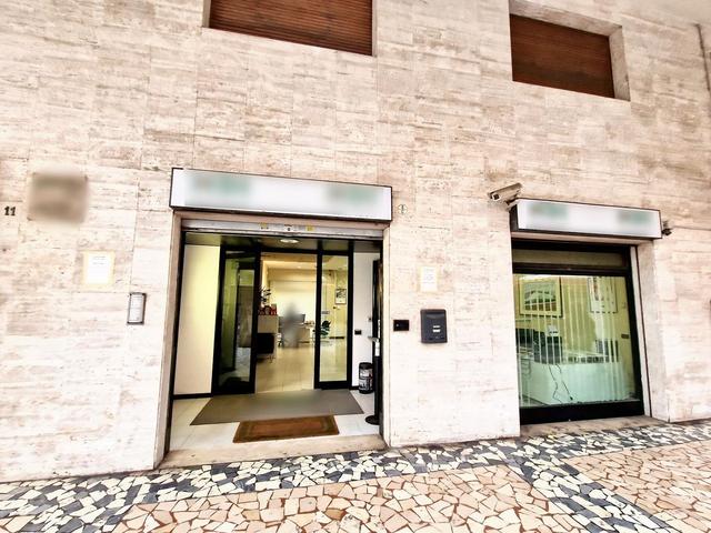 Studi privati in vendita